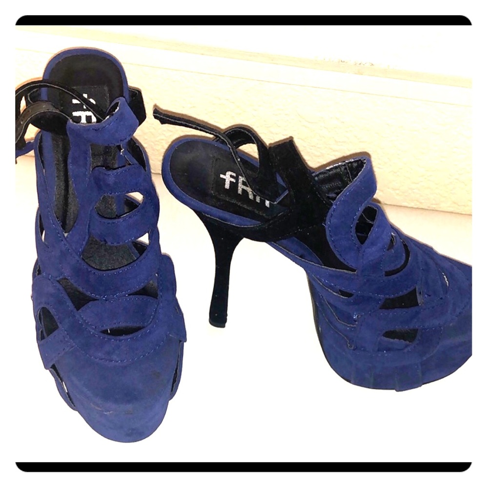 🎁Black and Blue Platform heels